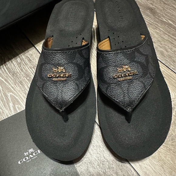 Never use COACH JANICE FLIP FLOPS WEDGE HEEL IN BLACK AND GRAY size:7 A00964 - Picture 2 of 8